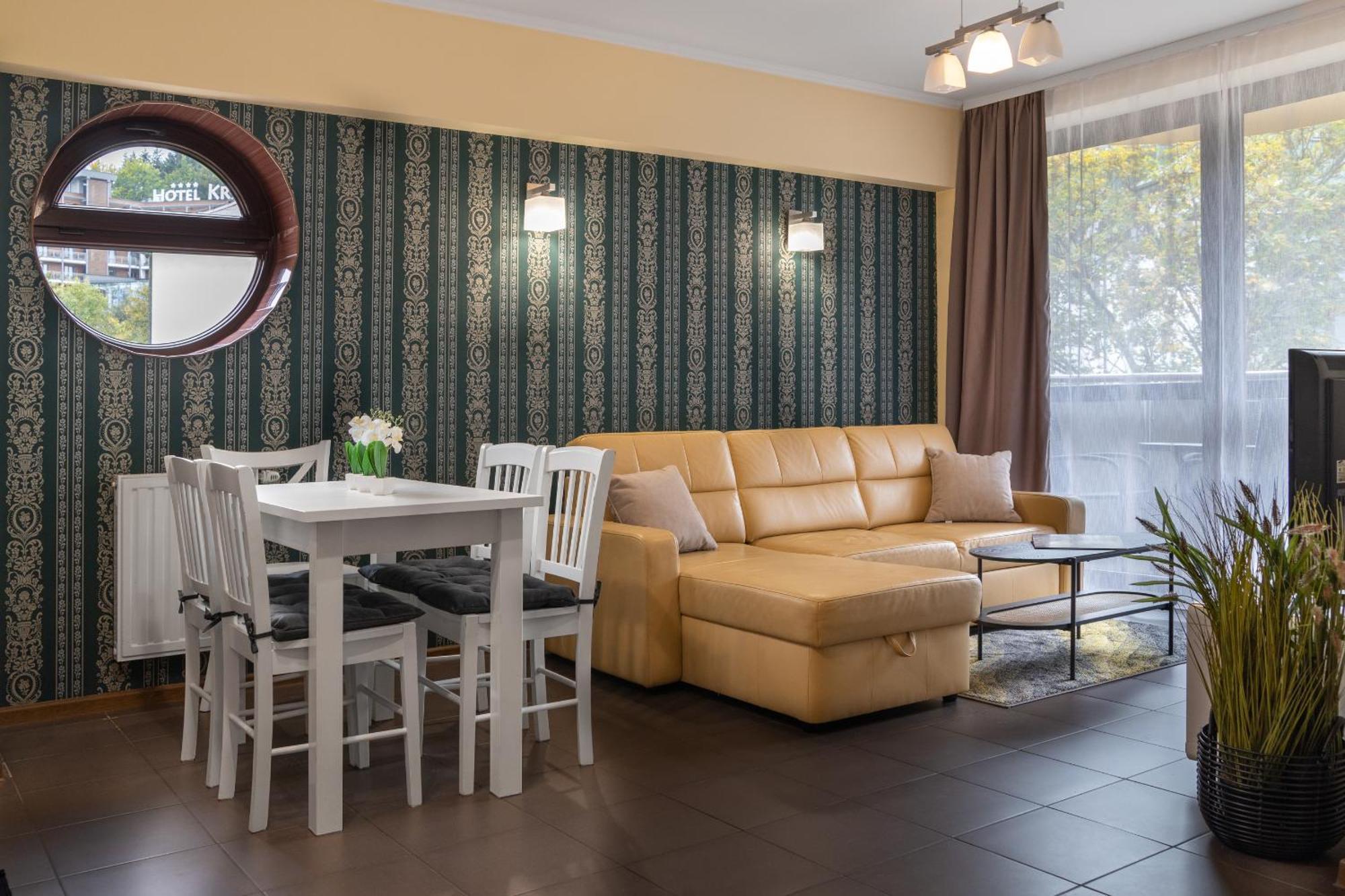 Aparthotel City Center Apartments Криниця-Здруй Екстер'єр фото